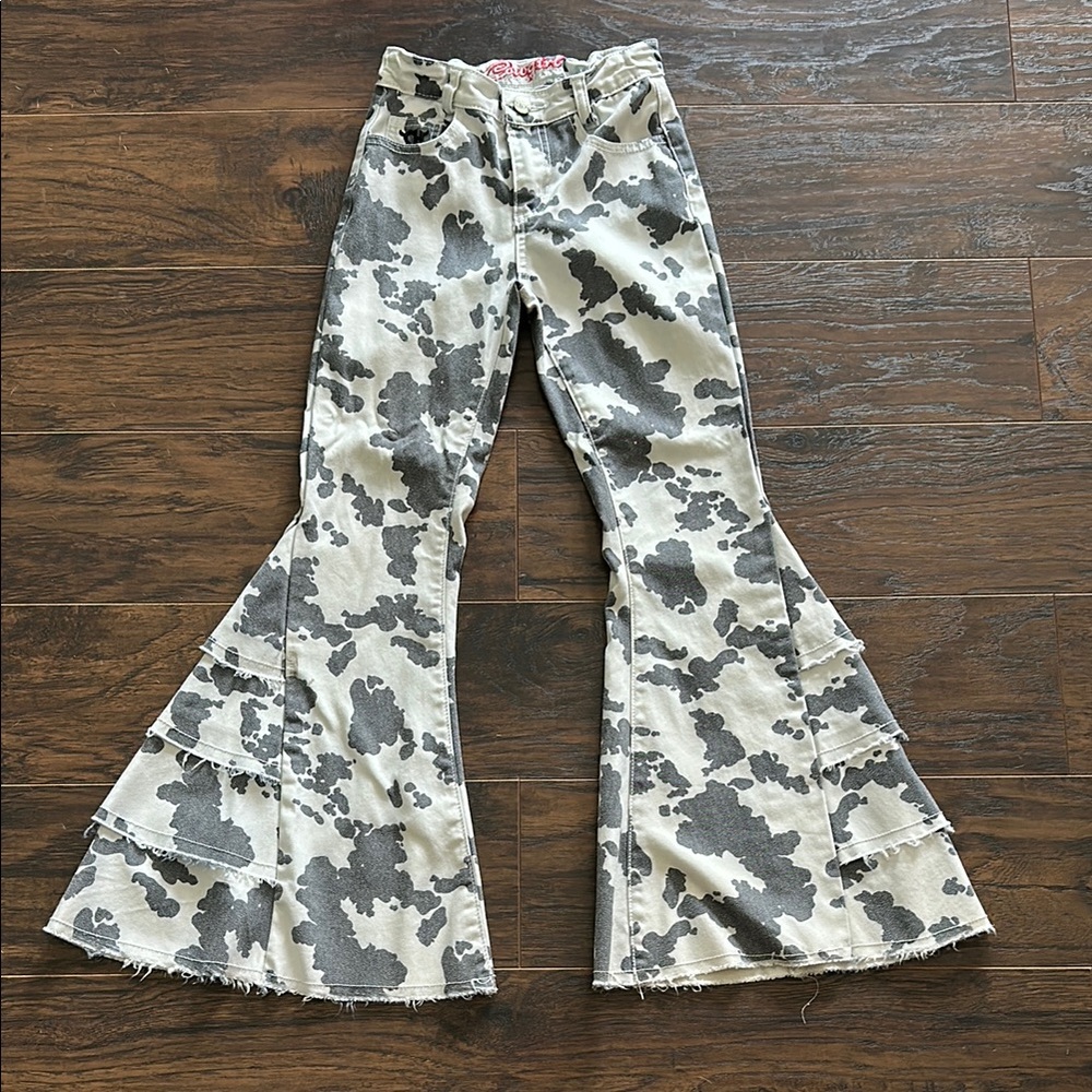 Cowgirl Hardware Cowhide Flared Ruffled Jeans in Girls size 8